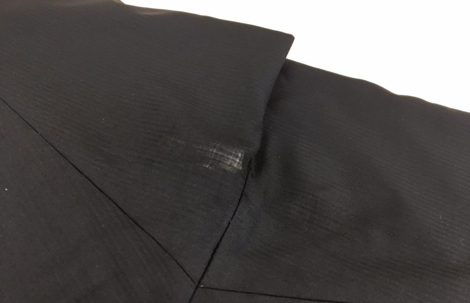 パンツ股修理（ブラックストライプ）